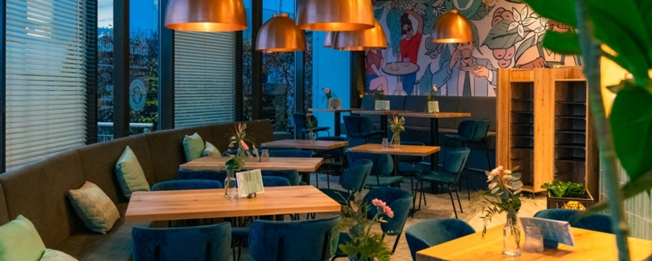gemütlich sitzen und genießen - Coffee Friends in Dietmannsried - nicht nur zum Mittagstisch