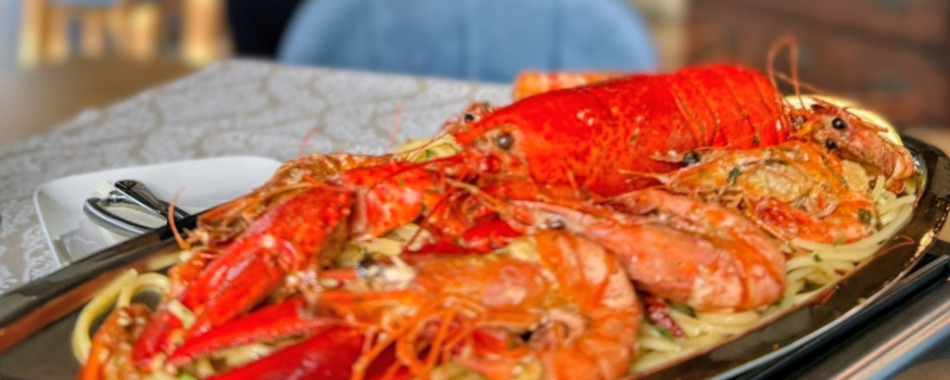 mittags und abends kann man gut und fein im Restaurant Langusta in Bad Saulgau lecker Balkanspezialitäten essen und genießen - Alle Restaurants, Café, Bar in und um Bad Saulgau mit wechselnden Mittagsangeboten und reichhaltiger Speisekarte